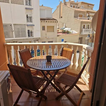 En El Paseo Maritimo, A Escasos Metros Del Mar